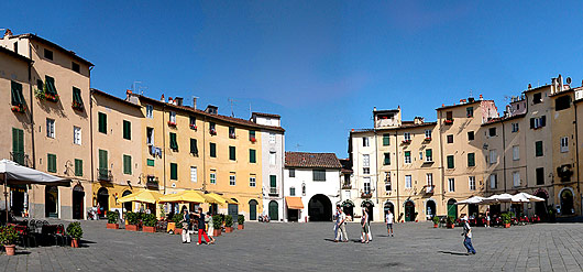 Toskánsko – náměstí Lucca