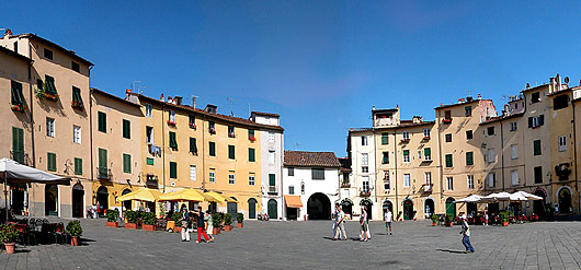 Toskánsko – náměstí Lucca